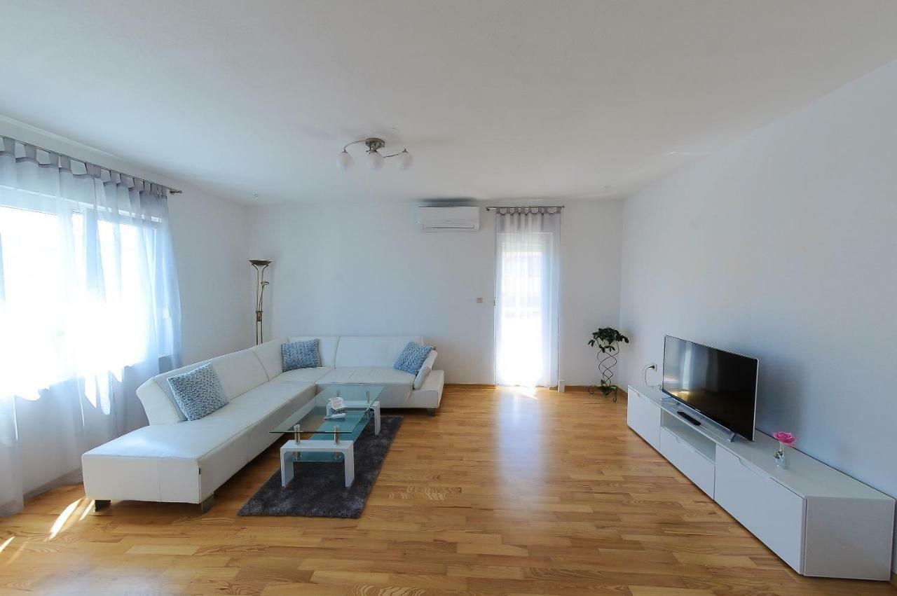 Apartment Neva no.1 Spalato Esterno foto